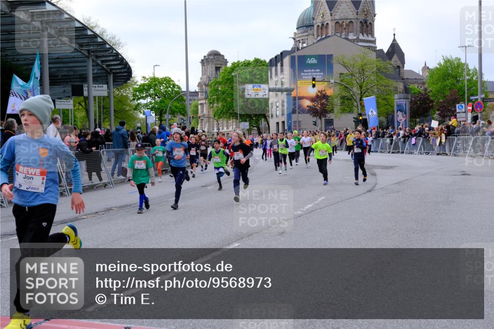25.04.2026 - Das Zehntel Tim E. http://msf.ph/oto/9568973 25.04.2026 08:55:49 Ziel 1113, 1131, 1134, 1307, 1341, 1638, 1639, 1645, 1717, 1740, 1963, 1968, 2040, 2108, 2217, 2229, 2296, 2463, 2474, 2478, 2606, 2615, 2669, 2686, 2895, 3059, 3065, 3093, 3354, 3360, 3520, 3526, 3745, 3844, 3849, 3975, 4058 meine-sportfotos.de