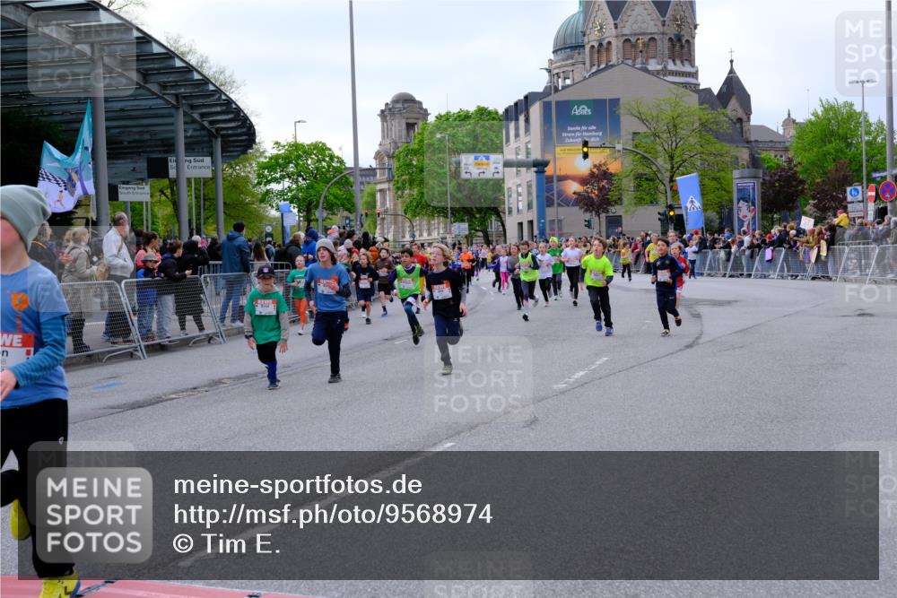 25.04.2026 - Das Zehntel Tim E. http://msf.ph/oto/9568974 25.04.2026 08:55:49 Ziel 1113, 1131, 1134, 1307, 1341, 1638, 1639, 1645, 1717, 1740, 1963, 1968, 2040, 2108, 2217, 2229, 2296, 2463, 2474, 2478, 2606, 2615, 2669, 2686, 2895, 3059, 3065, 3093, 3354, 3360, 3520, 3526, 3745, 3844, 3849, 3975, 4058 meine-sportfotos.de