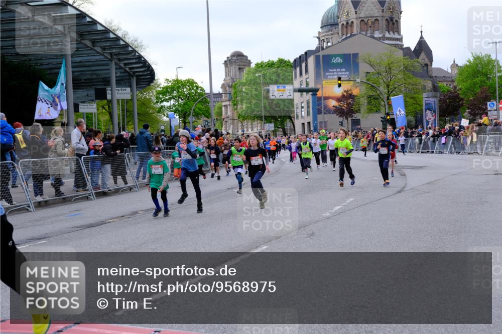 25.04.2026 - Das Zehntel Tim E. http://msf.ph/oto/9568975 25.04.2026 08:55:49 Ziel 1113, 1131, 1134, 1307, 1341, 1638, 1639, 1645, 1717, 1740, 1963, 1968, 2040, 2108, 2217, 2229, 2296, 2463, 2474, 2478, 2606, 2615, 2669, 2686, 2895, 3059, 3065, 3093, 3354, 3360, 3520, 3526, 3745, 3844, 3849, 3975, 4058 meine-sportfotos.de