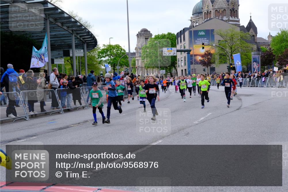 25.04.2026 - Das Zehntel Tim E. http://msf.ph/oto/9568976 25.04.2026 08:55:49 Ziel 1113, 1131, 1134, 1307, 1341, 1638, 1639, 1645, 1717, 1740, 1963, 1968, 2040, 2108, 2217, 2229, 2296, 2463, 2474, 2478, 2606, 2615, 2669, 2686, 2895, 3059, 3065, 3093, 3354, 3360, 3520, 3526, 3745, 3844, 3849, 3975, 4058 meine-sportfotos.de