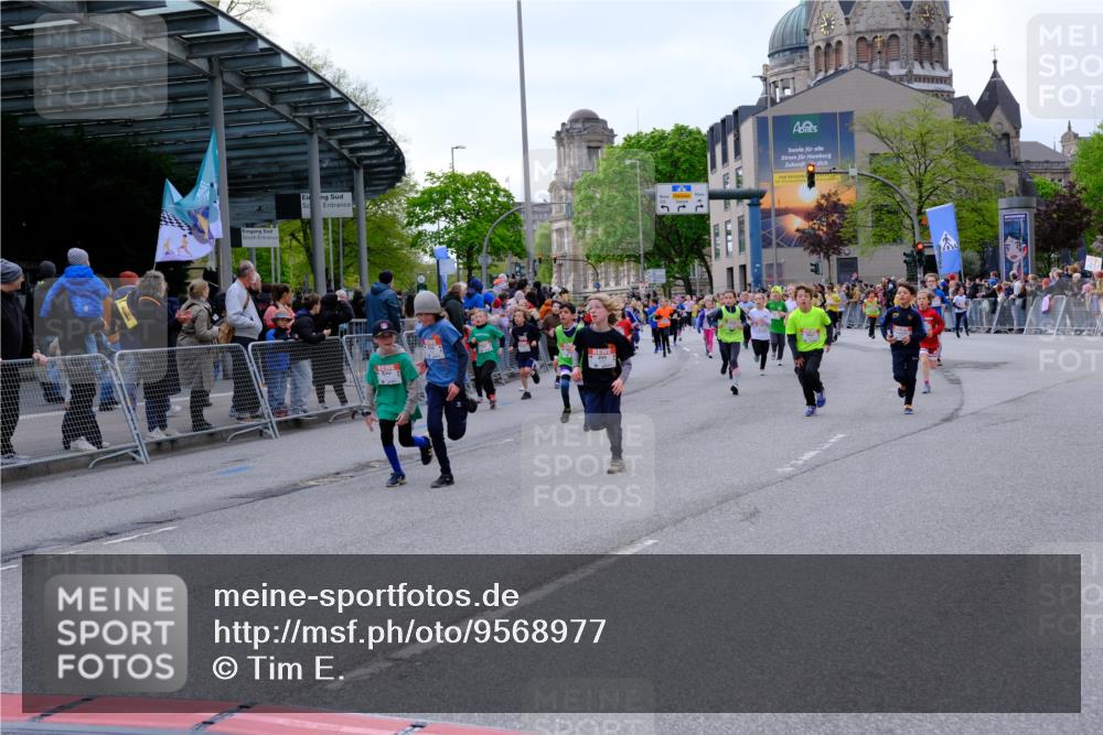 25.04.2026 - Das Zehntel Tim E. http://msf.ph/oto/9568977 25.04.2026 08:55:49 Ziel 1113, 1131, 1134, 1307, 1341, 1638, 1639, 1645, 1717, 1740, 1963, 1968, 2040, 2108, 2217, 2229, 2296, 2463, 2474, 2478, 2606, 2615, 2669, 2686, 2895, 3059, 3065, 3093, 3354, 3360, 3520, 3526, 3745, 3844, 3849, 3975, 4058 meine-sportfotos.de