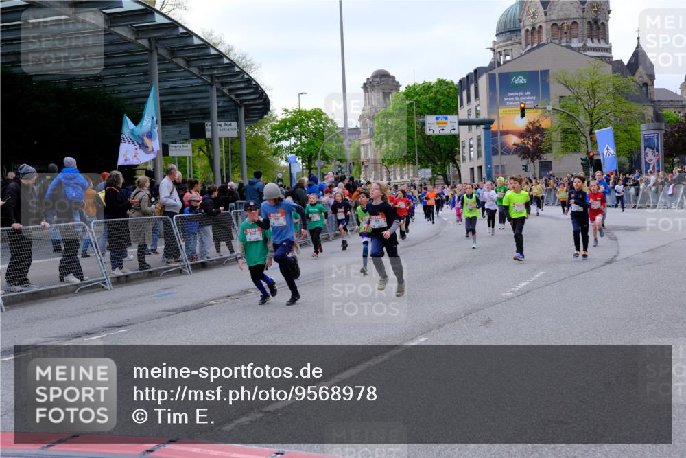 25.04.2026 - Das Zehntel Tim E. http://msf.ph/oto/9568978 25.04.2026 08:55:49 Ziel 1113, 1131, 1134, 1307, 1341, 1638, 1639, 1645, 1717, 1740, 1963, 1968, 2040, 2108, 2217, 2229, 2296, 2463, 2474, 2478, 2606, 2615, 2669, 2686, 2895, 3059, 3065, 3093, 3354, 3360, 3520, 3526, 3745, 3844, 3849, 3975, 4058 meine-sportfotos.de