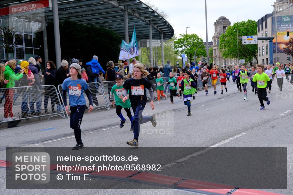 25.04.2026 - Das Zehntel Tim E. http://msf.ph/oto/9568982 25.04.2026 08:55:50 Ziel 1113, 1131, 1134, 1307, 1341, 1638, 1639, 1645, 1717, 1740, 1963, 1968, 2040, 2108, 2217, 2229, 2296, 2463, 2474, 2478, 2565, 2594, 2606, 2615, 2669, 2686, 2895, 3059, 3065, 3093, 3354, 3360, 3520, 3526, 3745, 3844, 3847, 3849, 3975, 4058 meine-sportfotos.de