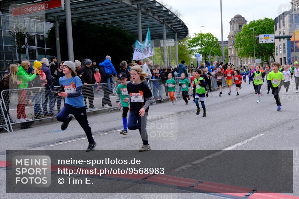 25.04.2026 - Das Zehntel Tim E. http://msf.ph/oto/9568983 25.04.2026 08:55:50 Ziel 1113, 1131, 1134, 1307, 1341, 1638, 1639, 1645, 1717, 1740, 1963, 1968, 2040, 2108, 2217, 2229, 2296, 2463, 2474, 2478, 2565, 2594, 2606, 2615, 2669, 2686, 2895, 3059, 3065, 3093, 3354, 3360, 3520, 3526, 3745, 3844, 3847, 3849, 3975, 4058 meine-sportfotos.de