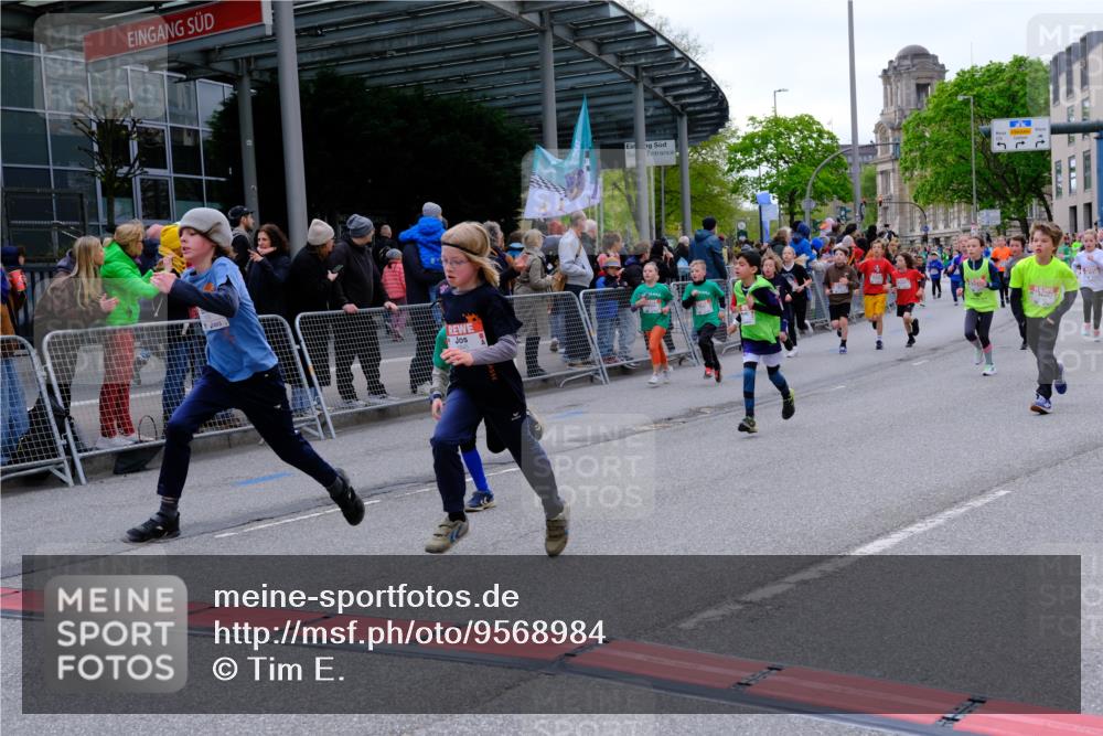 25.04.2026 - Das Zehntel Tim E. http://msf.ph/oto/9568984 25.04.2026 08:55:50 Ziel 1113, 1131, 1134, 1307, 1341, 1638, 1639, 1645, 1717, 1740, 1963, 1968, 2040, 2108, 2217, 2229, 2296, 2463, 2474, 2478, 2565, 2594, 2606, 2615, 2669, 2686, 2895, 3059, 3065, 3093, 3354, 3360, 3520, 3526, 3745, 3844, 3847, 3849, 3975, 4058 meine-sportfotos.de