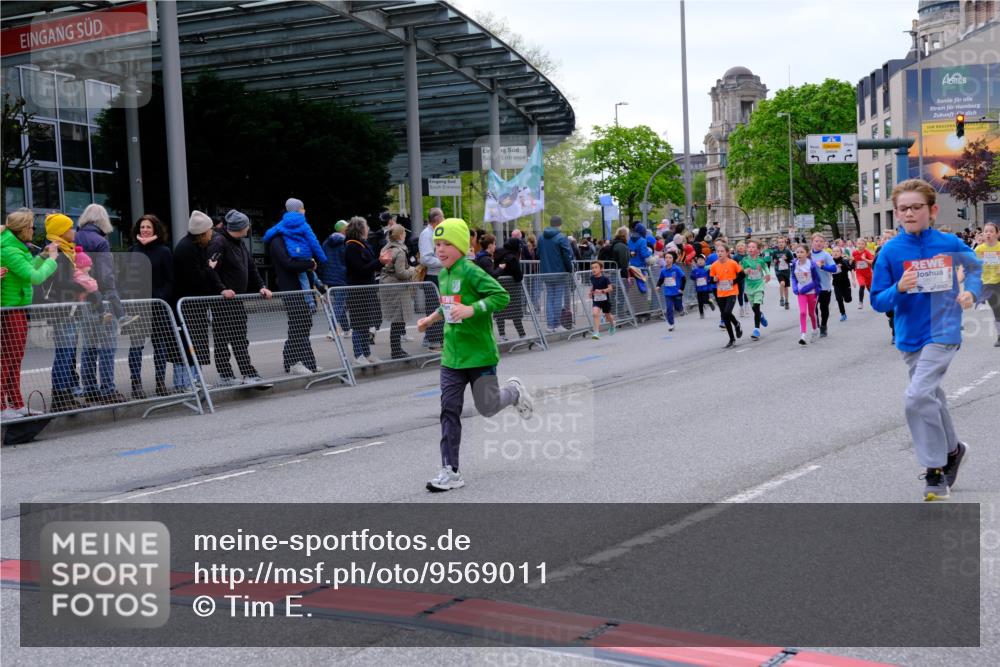 25.04.2026 - Das Zehntel Tim E. http://msf.ph/oto/9569011 25.04.2026 08:55:55 Ziel 1004, 1113, 1126, 1131, 1134, 1302, 1307, 1316, 1341, 1363, 1369, 1562, 1567, 1575, 1638, 1639, 1645, 1649, 1959, 1963, 1968, 2040, 2108, 2217, 2222, 2229, 2323, 2463, 2474, 2478, 2565, 2594, 2606, 2607, 2972, 3196, 3206, 3465, 3520, 3526, 3610, 3715, 3718, 3722, 3803, 3844, 3847, 3849, 3891, 3963, 4058 meine-sportfotos.de