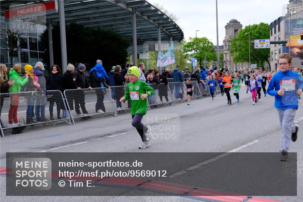 25.04.2026 - Das Zehntel Tim E. http://msf.ph/oto/9569012 25.04.2026 08:55:55 Ziel 1004, 1113, 1126, 1131, 1134, 1302, 1307, 1316, 1341, 1363, 1369, 1562, 1567, 1575, 1638, 1639, 1645, 1649, 1959, 1963, 1968, 2040, 2108, 2217, 2222, 2229, 2323, 2463, 2474, 2478, 2565, 2594, 2606, 2607, 2972, 3196, 3206, 3465, 3520, 3526, 3610, 3715, 3718, 3722, 3803, 3844, 3847, 3849, 3891, 3963, 4058 meine-sportfotos.de