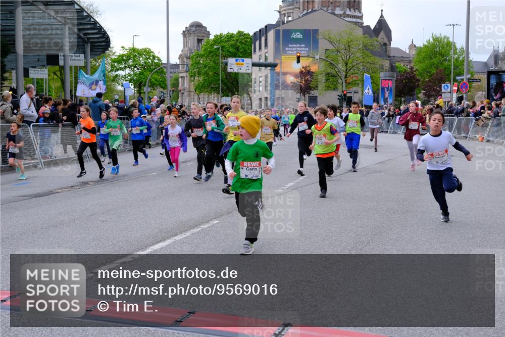 25.04.2026 - Das Zehntel Tim E. http://msf.ph/oto/9569016 25.04.2026 08:55:57 Ziel 1004, 1126, 1131, 1302, 1307, 1316, 1331, 1341, 1363, 1369, 1562, 1567, 1575, 1639, 1645, 1649, 1759, 1762, 1959, 1963, 1968, 2040, 2078, 2217, 2222, 2229, 2323, 2463, 2474, 2478, 2565, 2594, 2607, 2972, 3196, 3206, 3465, 3520, 3526, 3559, 3610, 3715, 3718, 3722, 3803, 3844, 3847, 3849, 3891, 3950, 3963 meine-sportfotos.de