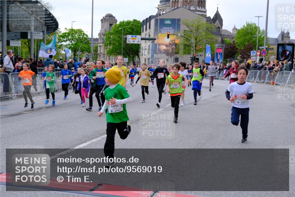 25.04.2026 - Das Zehntel Tim E. http://msf.ph/oto/9569019 25.04.2026 08:55:57 Ziel 1004, 1126, 1131, 1302, 1307, 1316, 1331, 1341, 1363, 1369, 1562, 1567, 1575, 1639, 1645, 1649, 1759, 1762, 1959, 1963, 1968, 2040, 2078, 2217, 2222, 2229, 2323, 2463, 2474, 2478, 2565, 2594, 2607, 2972, 3196, 3206, 3465, 3520, 3526, 3559, 3610, 3715, 3718, 3722, 3803, 3844, 3847, 3849, 3891, 3950, 3963 meine-sportfotos.de