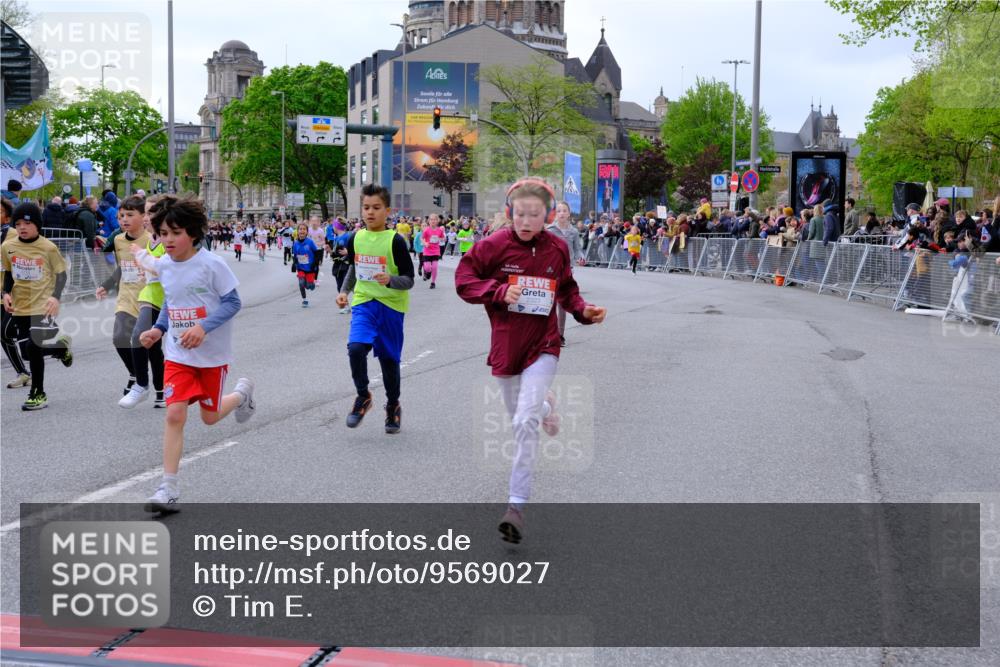 25.04.2026 - Das Zehntel Tim E. http://msf.ph/oto/9569027 25.04.2026 08:55:59 Ziel 1004, 1126, 1131, 1257, 1302, 1307, 1316, 1331, 1341, 1363, 1369, 1562, 1567, 1575, 1649, 1758, 1759, 1762, 1765, 1959, 1963, 1968, 2040, 2078, 2217, 2222, 2229, 2323, 2463, 2478, 2565, 2594, 2607, 2972, 3196, 3206, 3465, 3520, 3526, 3559, 3610, 3715, 3718, 3722, 3803, 3844, 3847, 3849, 3891, 3950, 3963 meine-sportfotos.de