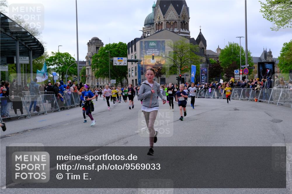 25.04.2026 - Das Zehntel Tim E. http://msf.ph/oto/9569033 25.04.2026 08:56:01 Ziel 1004, 1126, 1257, 1302, 1316, 1331, 1363, 1369, 1562, 1567, 1575, 1649, 1758, 1759, 1762, 1765, 1956, 1959, 1963, 1968, 2040, 2078, 2222, 2323, 2326, 2463, 2478, 2491, 2565, 2594, 2607, 2972, 3196, 3206, 3465, 3498, 3520, 3526, 3559, 3610, 3715, 3718, 3722, 3803, 3844, 3847, 3849, 3891, 3950, 3963, 4008 meine-sportfotos.de