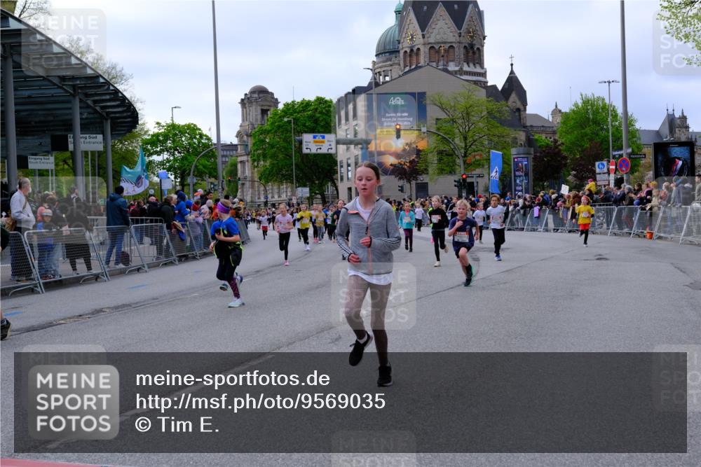 25.04.2026 - Das Zehntel Tim E. http://msf.ph/oto/9569035 25.04.2026 08:56:01 Ziel 1004, 1126, 1257, 1302, 1316, 1331, 1363, 1369, 1562, 1567, 1575, 1649, 1758, 1759, 1762, 1765, 1956, 1959, 1963, 1968, 2040, 2078, 2222, 2323, 2326, 2463, 2478, 2491, 2565, 2594, 2607, 2972, 3196, 3206, 3465, 3498, 3520, 3526, 3559, 3610, 3715, 3718, 3722, 3803, 3844, 3847, 3849, 3891, 3950, 3963, 4008 meine-sportfotos.de