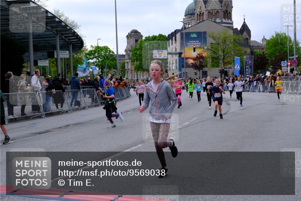 25.04.2026 - Das Zehntel Tim E. http://msf.ph/oto/9569038 25.04.2026 08:56:01 Ziel 1004, 1126, 1257, 1302, 1316, 1331, 1363, 1369, 1562, 1567, 1575, 1649, 1758, 1759, 1762, 1765, 1956, 1959, 1963, 1968, 2040, 2078, 2222, 2323, 2326, 2463, 2478, 2491, 2565, 2594, 2607, 2972, 3196, 3206, 3465, 3498, 3520, 3526, 3559, 3610, 3715, 3718, 3722, 3803, 3844, 3847, 3849, 3891, 3950, 3963, 4008 meine-sportfotos.de