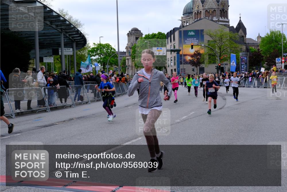 25.04.2026 - Das Zehntel Tim E. http://msf.ph/oto/9569039 25.04.2026 08:56:01 Ziel 1004, 1126, 1257, 1302, 1316, 1331, 1363, 1369, 1562, 1567, 1575, 1649, 1758, 1759, 1762, 1765, 1956, 1959, 1963, 1968, 2040, 2078, 2222, 2323, 2326, 2463, 2478, 2491, 2565, 2594, 2607, 2972, 3196, 3206, 3465, 3498, 3520, 3526, 3559, 3610, 3715, 3718, 3722, 3803, 3844, 3847, 3849, 3891, 3950, 3963, 4008 meine-sportfotos.de