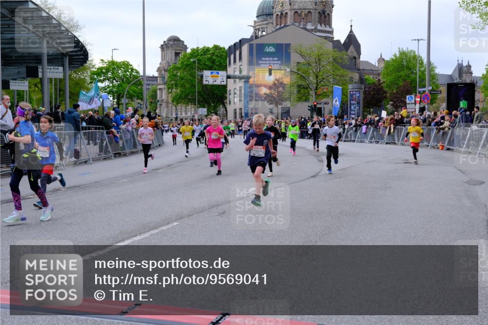 25.04.2026 - Das Zehntel Tim E. http://msf.ph/oto/9569041 25.04.2026 08:56:02 Ziel 1004, 1126, 1257, 1302, 1316, 1331, 1363, 1369, 1511, 1521, 1562, 1567, 1575, 1649, 1758, 1759, 1762, 1765, 1956, 1959, 2078, 2222, 2323, 2326, 2491, 2565, 2594, 2607, 2808, 2972, 3048, 3196, 3206, 3465, 3498, 3559, 3610, 3683, 3715, 3718, 3722, 3803, 3847, 3891, 3946, 3950, 3963, 4008 meine-sportfotos.de
