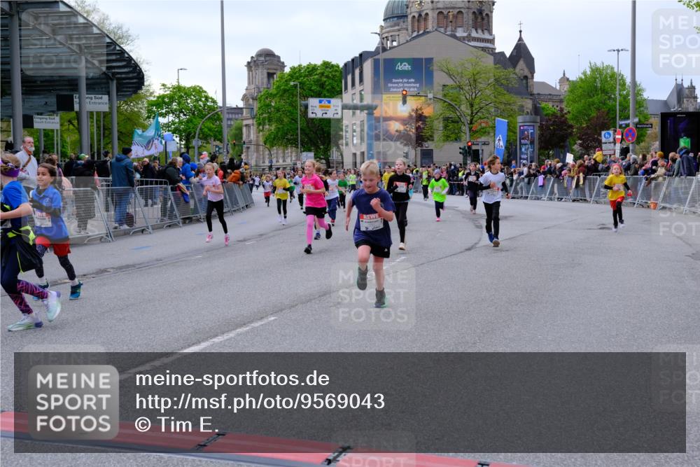 25.04.2026 - Das Zehntel Tim E. http://msf.ph/oto/9569043 25.04.2026 08:56:02 Ziel 1004, 1126, 1257, 1302, 1316, 1331, 1363, 1369, 1511, 1521, 1562, 1567, 1575, 1649, 1758, 1759, 1762, 1765, 1956, 1959, 2078, 2222, 2323, 2326, 2491, 2565, 2594, 2607, 2808, 2972, 3048, 3196, 3206, 3465, 3498, 3559, 3610, 3683, 3715, 3718, 3722, 3803, 3847, 3891, 3946, 3950, 3963, 4008 meine-sportfotos.de