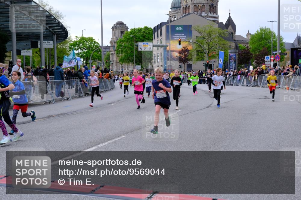 25.04.2026 - Das Zehntel Tim E. http://msf.ph/oto/9569044 25.04.2026 08:56:02 Ziel 1004, 1126, 1257, 1302, 1316, 1331, 1363, 1369, 1511, 1521, 1562, 1567, 1575, 1649, 1758, 1759, 1762, 1765, 1956, 1959, 2078, 2222, 2323, 2326, 2491, 2565, 2594, 2607, 2808, 2972, 3048, 3196, 3206, 3465, 3498, 3559, 3610, 3683, 3715, 3718, 3722, 3803, 3847, 3891, 3946, 3950, 3963, 4008 meine-sportfotos.de