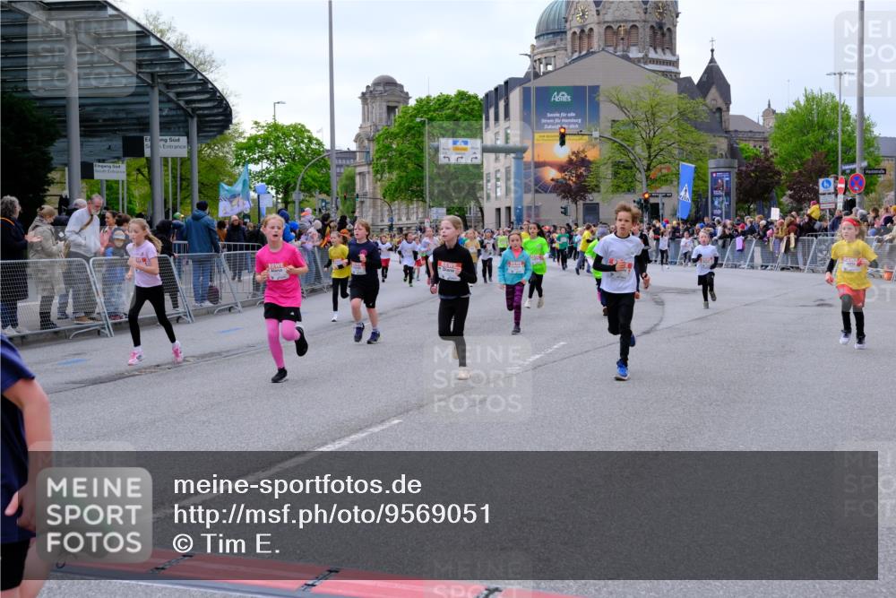 25.04.2026 - Das Zehntel Tim E. http://msf.ph/oto/9569051 25.04.2026 08:56:04 Ziel 1004, 1126, 1257, 1302, 1316, 1331, 1363, 1369, 1511, 1521, 1562, 1567, 1625, 1649, 1683, 1758, 1759, 1762, 1765, 1956, 1959, 2078, 2222, 2323, 2326, 2491, 2808, 2972, 3048, 3196, 3206, 3465, 3498, 3559, 3610, 3683, 3685, 3715, 3718, 3722, 3803, 3891, 3946, 3950, 4008 meine-sportfotos.de