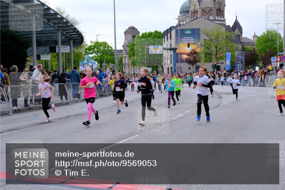 25.04.2026 - Das Zehntel Tim E. http://msf.ph/oto/9569053 25.04.2026 08:56:04 Ziel 1004, 1126, 1257, 1302, 1316, 1331, 1363, 1369, 1511, 1521, 1562, 1567, 1625, 1649, 1683, 1758, 1759, 1762, 1765, 1956, 1959, 2078, 2222, 2323, 2326, 2491, 2808, 2972, 3048, 3196, 3206, 3465, 3498, 3559, 3610, 3683, 3685, 3715, 3718, 3722, 3803, 3891, 3946, 3950, 4008 meine-sportfotos.de