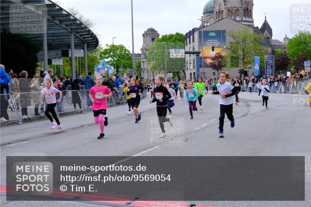 25.04.2026 - Das Zehntel Tim E. http://msf.ph/oto/9569054 25.04.2026 08:56:04 Ziel 1004, 1126, 1257, 1302, 1316, 1331, 1363, 1369, 1511, 1521, 1562, 1567, 1625, 1649, 1683, 1758, 1759, 1762, 1765, 1956, 1959, 2078, 2222, 2323, 2326, 2491, 2808, 2972, 3048, 3196, 3206, 3465, 3498, 3559, 3610, 3683, 3685, 3715, 3718, 3722, 3803, 3891, 3946, 3950, 4008 meine-sportfotos.de