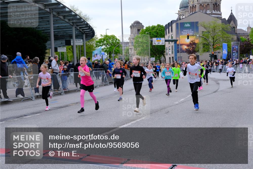 25.04.2026 - Das Zehntel Tim E. http://msf.ph/oto/9569056 25.04.2026 08:56:04 Ziel 1004, 1126, 1257, 1302, 1316, 1331, 1363, 1369, 1511, 1521, 1562, 1567, 1625, 1649, 1683, 1758, 1759, 1762, 1765, 1956, 1959, 2078, 2222, 2323, 2326, 2491, 2808, 2972, 3048, 3196, 3206, 3465, 3498, 3559, 3610, 3683, 3685, 3715, 3718, 3722, 3803, 3891, 3946, 3950, 4008 meine-sportfotos.de