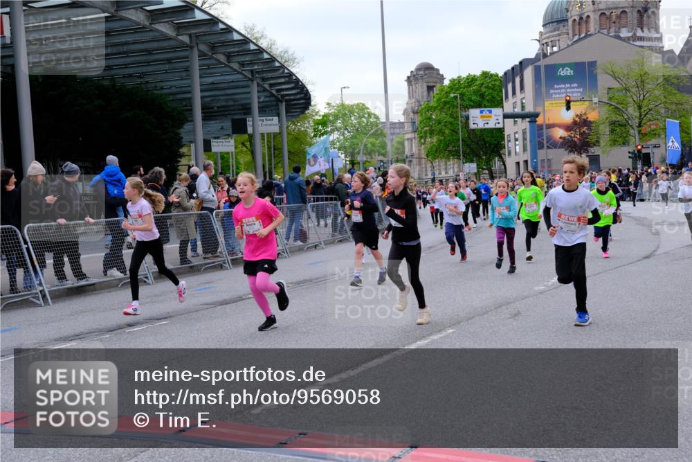 25.04.2026 - Das Zehntel Tim E. http://msf.ph/oto/9569058 25.04.2026 08:56:04 Ziel 1004, 1126, 1257, 1302, 1316, 1331, 1363, 1369, 1511, 1521, 1562, 1567, 1625, 1649, 1683, 1758, 1759, 1762, 1765, 1956, 1959, 2078, 2222, 2323, 2326, 2491, 2808, 2972, 3048, 3196, 3206, 3465, 3498, 3559, 3610, 3683, 3685, 3715, 3718, 3722, 3803, 3891, 3946, 3950, 4008 meine-sportfotos.de