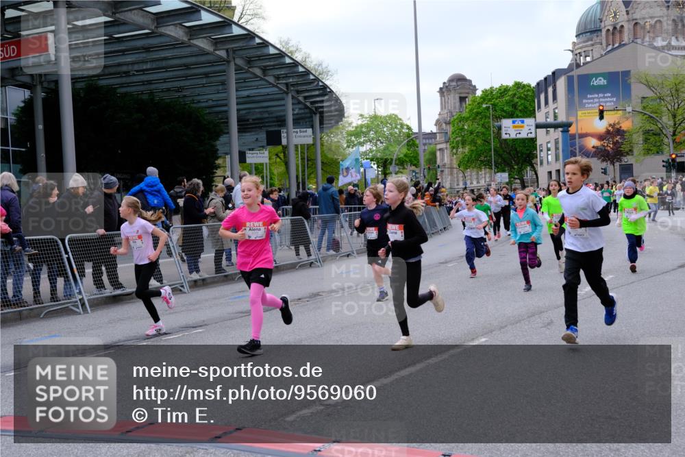 25.04.2026 - Das Zehntel Tim E. http://msf.ph/oto/9569060 25.04.2026 08:56:05 Ziel 1004, 1126, 1257, 1302, 1316, 1331, 1363, 1369, 1511, 1521, 1562, 1567, 1625, 1683, 1758, 1759, 1762, 1765, 1956, 1959, 2078, 2222, 2323, 2326, 2491, 2778, 2808, 2972, 3048, 3196, 3206, 3465, 3498, 3530, 3559, 3610, 3683, 3685, 3715, 3718, 3722, 3803, 3891, 3946, 3950, 4008 meine-sportfotos.de