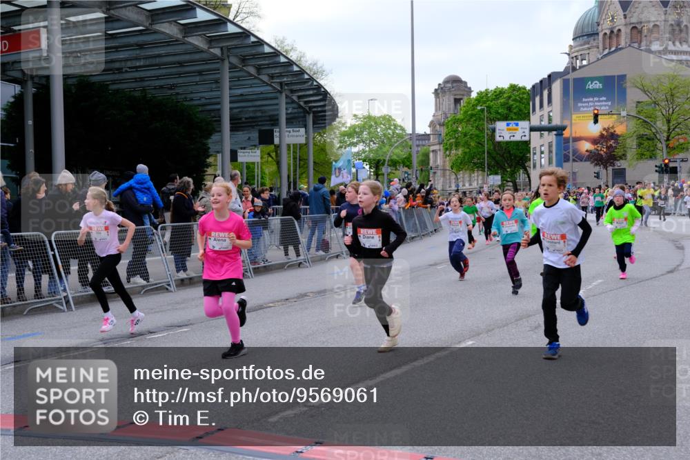 25.04.2026 - Das Zehntel Tim E. http://msf.ph/oto/9569061 25.04.2026 08:56:05 Ziel 1004, 1126, 1257, 1302, 1316, 1331, 1363, 1369, 1511, 1521, 1562, 1567, 1625, 1683, 1758, 1759, 1762, 1765, 1956, 1959, 2078, 2222, 2323, 2326, 2491, 2778, 2808, 2972, 3048, 3196, 3206, 3465, 3498, 3530, 3559, 3610, 3683, 3685, 3715, 3718, 3722, 3803, 3891, 3946, 3950, 4008 meine-sportfotos.de