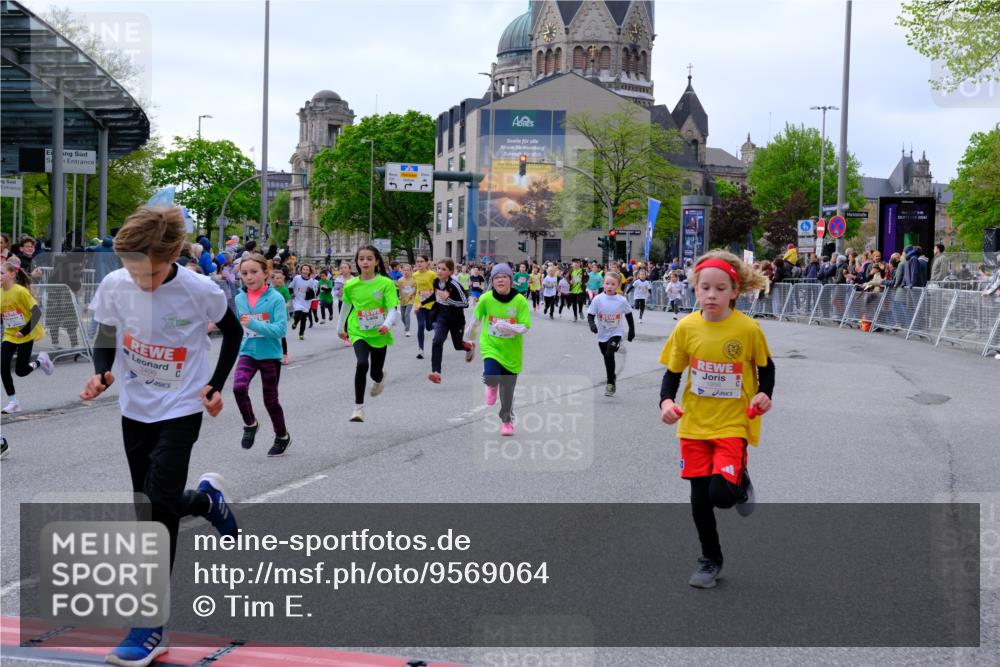 25.04.2026 - Das Zehntel Tim E. http://msf.ph/oto/9569064 25.04.2026 08:56:06 Ziel 1004, 1126, 1257, 1302, 1316, 1331, 1363, 1511, 1521, 1562, 1567, 1625, 1683, 1758, 1759, 1762, 1765, 1956, 1959, 2078, 2222, 2323, 2326, 2491, 2778, 2808, 2972, 3048, 3196, 3206, 3465, 3494, 3498, 3530, 3559, 3579, 3610, 3683, 3685, 3715, 3718, 3722, 3788, 3803, 3891, 3946, 3950, 4008 meine-sportfotos.de
