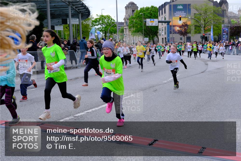 25.04.2026 - Das Zehntel Tim E. http://msf.ph/oto/9569065 25.04.2026 08:56:07 Ziel 1126, 1257, 1331, 1511, 1521, 1625, 1683, 1691, 1758, 1759, 1762, 1765, 1956, 1959, 2078, 2222, 2326, 2484, 2491, 2778, 2808, 2972, 3048, 3196, 3206, 3484, 3491, 3494, 3498, 3530, 3552, 3559, 3560, 3579, 3683, 3685, 3715, 3718, 3722, 3788, 3946, 3950, 4008 meine-sportfotos.de