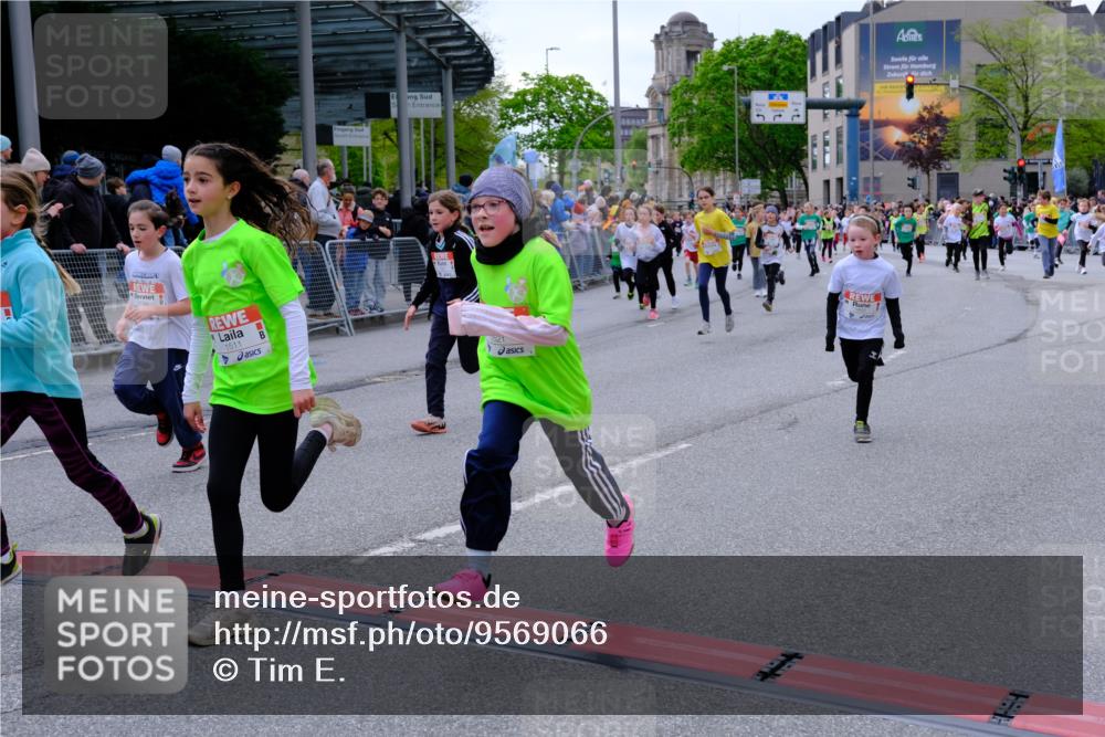 25.04.2026 - Das Zehntel Tim E. http://msf.ph/oto/9569066 25.04.2026 08:56:07 Ziel 1126, 1257, 1331, 1511, 1521, 1625, 1683, 1691, 1758, 1759, 1762, 1765, 1956, 1959, 2078, 2222, 2326, 2484, 2491, 2778, 2808, 2972, 3048, 3196, 3206, 3484, 3491, 3494, 3498, 3530, 3552, 3559, 3560, 3579, 3683, 3685, 3715, 3718, 3722, 3788, 3946, 3950, 4008 meine-sportfotos.de