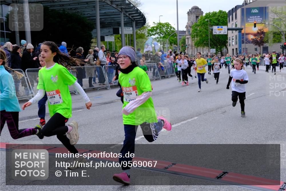 25.04.2026 - Das Zehntel Tim E. http://msf.ph/oto/9569067 25.04.2026 08:56:07 Ziel 1126, 1257, 1331, 1511, 1521, 1625, 1683, 1691, 1758, 1759, 1762, 1765, 1956, 1959, 2078, 2222, 2326, 2484, 2491, 2778, 2808, 2972, 3048, 3196, 3206, 3484, 3491, 3494, 3498, 3530, 3552, 3559, 3560, 3579, 3683, 3685, 3715, 3718, 3722, 3788, 3946, 3950, 4008 meine-sportfotos.de