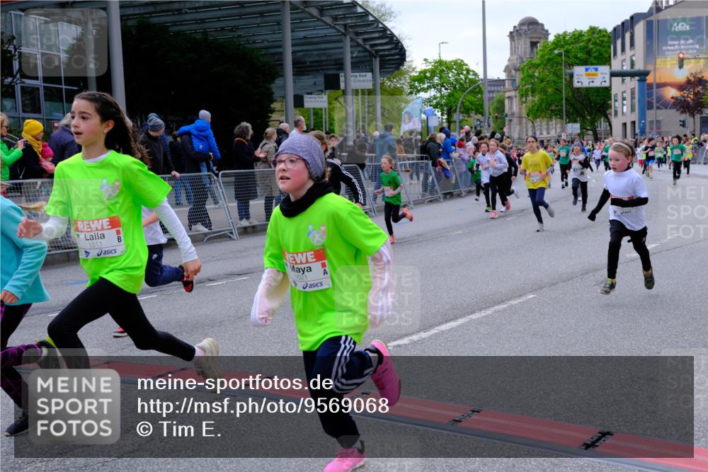 25.04.2026 - Das Zehntel Tim E. http://msf.ph/oto/9569068 25.04.2026 08:56:07 Ziel 1126, 1257, 1331, 1511, 1521, 1625, 1683, 1691, 1758, 1759, 1762, 1765, 1956, 1959, 2078, 2222, 2326, 2484, 2491, 2778, 2808, 2972, 3048, 3196, 3206, 3484, 3491, 3494, 3498, 3530, 3552, 3559, 3560, 3579, 3683, 3685, 3715, 3718, 3722, 3788, 3946, 3950, 4008 meine-sportfotos.de