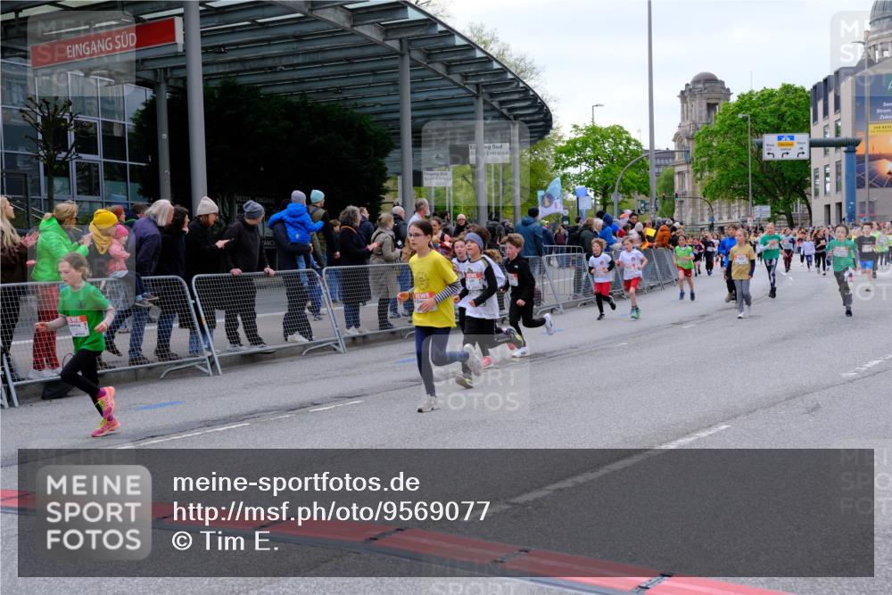 25.04.2026 - Das Zehntel Tim E. http://msf.ph/oto/9569077 25.04.2026 08:56:09 Ziel 1229, 1257, 1331, 1376, 1511, 1521, 1583, 1590, 1625, 1683, 1691, 1758, 1765, 1956, 2078, 2326, 2484, 2491, 2501, 2778, 2808, 2857, 2864, 3048, 3484, 3491, 3494, 3498, 3530, 3552, 3560, 3579, 3683, 3685, 3714, 3788, 3946, 3950, 4008 meine-sportfotos.de
