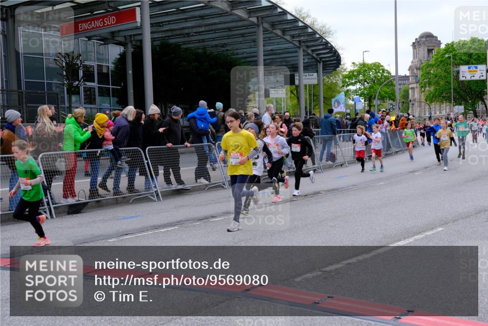 25.04.2026 - Das Zehntel Tim E. http://msf.ph/oto/9569080 25.04.2026 08:56:09 Ziel 1229, 1257, 1331, 1376, 1511, 1521, 1583, 1590, 1625, 1683, 1691, 1758, 1765, 1956, 2078, 2326, 2484, 2491, 2501, 2778, 2808, 2857, 2864, 3048, 3484, 3491, 3494, 3498, 3530, 3552, 3560, 3579, 3683, 3685, 3714, 3788, 3946, 3950, 4008 meine-sportfotos.de