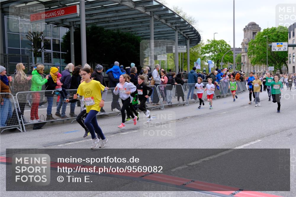 25.04.2026 - Das Zehntel Tim E. http://msf.ph/oto/9569082 25.04.2026 08:56:10 Ziel 1229, 1257, 1376, 1511, 1521, 1583, 1590, 1625, 1683, 1691, 1758, 1765, 1956, 2233, 2326, 2484, 2491, 2501, 2513, 2528, 2778, 2808, 2857, 2864, 3048, 3484, 3491, 3494, 3498, 3530, 3552, 3560, 3579, 3683, 3685, 3688, 3714, 3788, 3946, 4008 meine-sportfotos.de