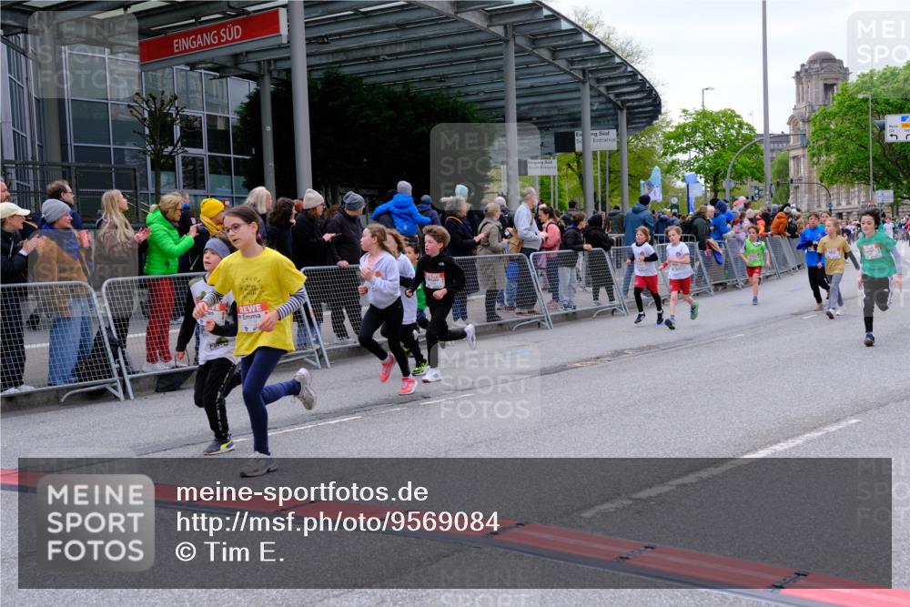 25.04.2026 - Das Zehntel Tim E. http://msf.ph/oto/9569084 25.04.2026 08:56:10 Ziel 1229, 1257, 1376, 1511, 1521, 1583, 1590, 1625, 1683, 1691, 1758, 1765, 1956, 2233, 2326, 2484, 2491, 2501, 2513, 2528, 2778, 2808, 2857, 2864, 3048, 3484, 3491, 3494, 3498, 3530, 3552, 3560, 3579, 3683, 3685, 3688, 3714, 3788, 3946, 4008 meine-sportfotos.de