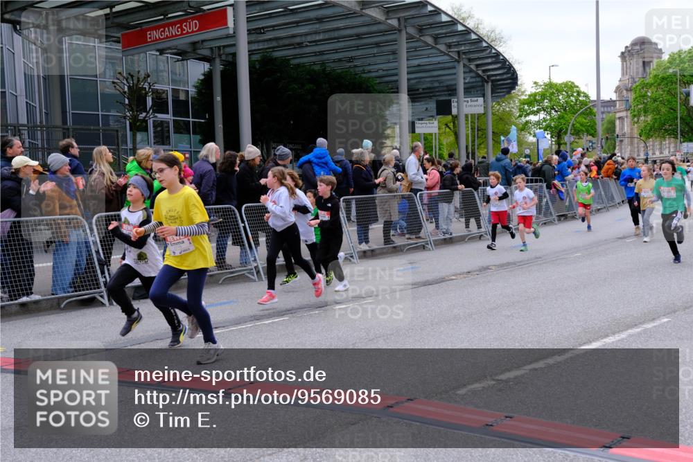 25.04.2026 - Das Zehntel Tim E. http://msf.ph/oto/9569085 25.04.2026 08:56:10 Ziel 1229, 1257, 1376, 1511, 1521, 1583, 1590, 1625, 1683, 1691, 1758, 1765, 1956, 2233, 2326, 2484, 2491, 2501, 2513, 2528, 2778, 2808, 2857, 2864, 3048, 3484, 3491, 3494, 3498, 3530, 3552, 3560, 3579, 3683, 3685, 3688, 3714, 3788, 3946, 4008 meine-sportfotos.de