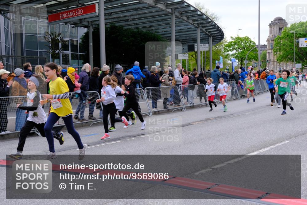25.04.2026 - Das Zehntel Tim E. http://msf.ph/oto/9569086 25.04.2026 08:56:10 Ziel 1229, 1257, 1376, 1511, 1521, 1583, 1590, 1625, 1683, 1691, 1758, 1765, 1956, 2233, 2326, 2484, 2491, 2501, 2513, 2528, 2778, 2808, 2857, 2864, 3048, 3484, 3491, 3494, 3498, 3530, 3552, 3560, 3579, 3683, 3685, 3688, 3714, 3788, 3946, 4008 meine-sportfotos.de