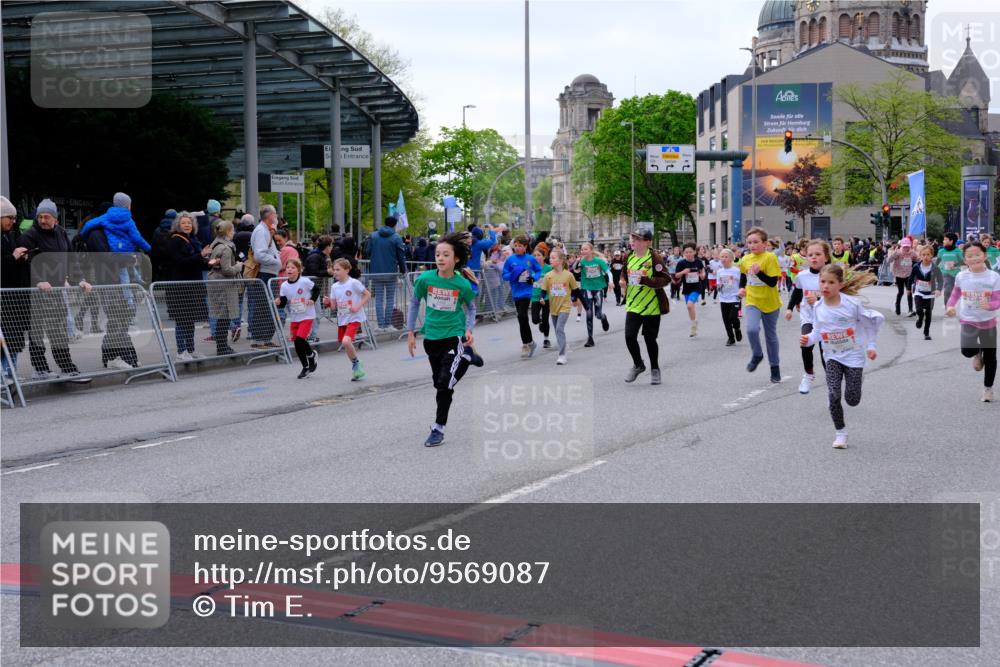 25.04.2026 - Das Zehntel Tim E. http://msf.ph/oto/9569087 25.04.2026 08:56:11 Ziel 1229, 1376, 1511, 1521, 1583, 1590, 1625, 1683, 1691, 1765, 1956, 2233, 2326, 2484, 2491, 2501, 2513, 2517, 2528, 2778, 2808, 2857, 2864, 3048, 3140, 3156, 3484, 3491, 3494, 3498, 3530, 3552, 3560, 3579, 3683, 3685, 3688, 3714, 3788, 3946, 4008 meine-sportfotos.de