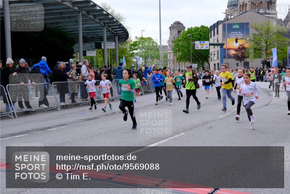 25.04.2026 - Das Zehntel Tim E. http://msf.ph/oto/9569088 25.04.2026 08:56:11 Ziel 1229, 1376, 1511, 1521, 1583, 1590, 1625, 1683, 1691, 1765, 1956, 2233, 2326, 2484, 2491, 2501, 2513, 2517, 2528, 2778, 2808, 2857, 2864, 3048, 3140, 3156, 3484, 3491, 3494, 3498, 3530, 3552, 3560, 3579, 3683, 3685, 3688, 3714, 3788, 3946, 4008 meine-sportfotos.de