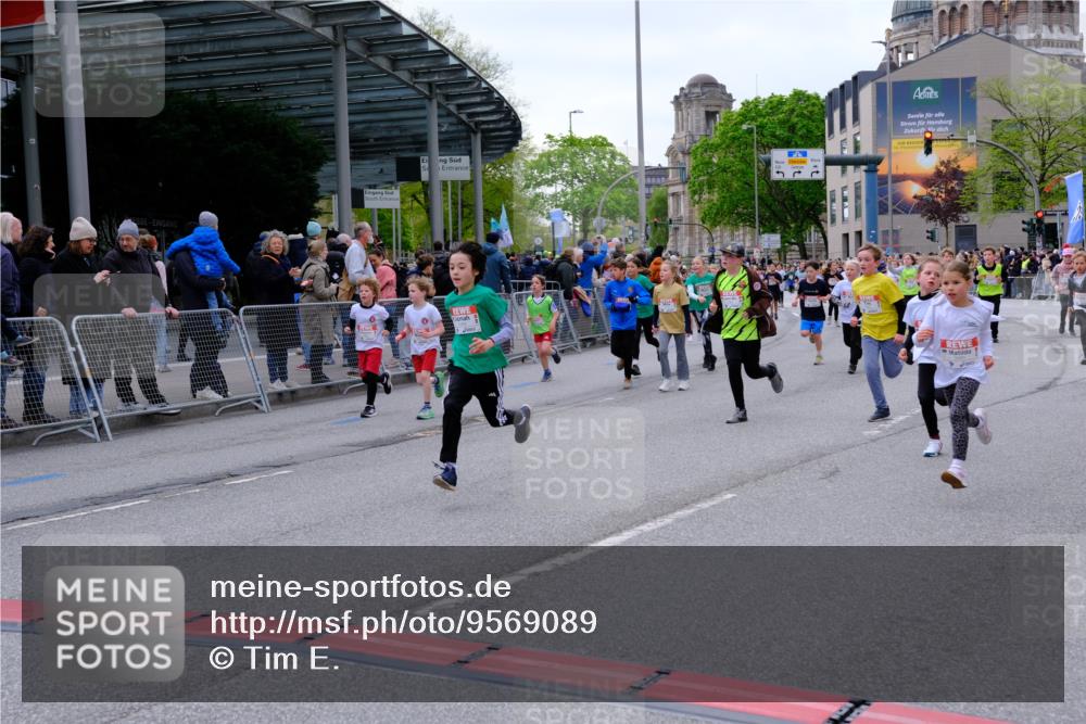 25.04.2026 - Das Zehntel Tim E. http://msf.ph/oto/9569089 25.04.2026 08:56:11 Ziel 1229, 1376, 1511, 1521, 1583, 1590, 1625, 1683, 1691, 1765, 1956, 2233, 2326, 2484, 2491, 2501, 2513, 2517, 2528, 2778, 2808, 2857, 2864, 3048, 3140, 3156, 3484, 3491, 3494, 3498, 3530, 3552, 3560, 3579, 3683, 3685, 3688, 3714, 3788, 3946, 4008 meine-sportfotos.de