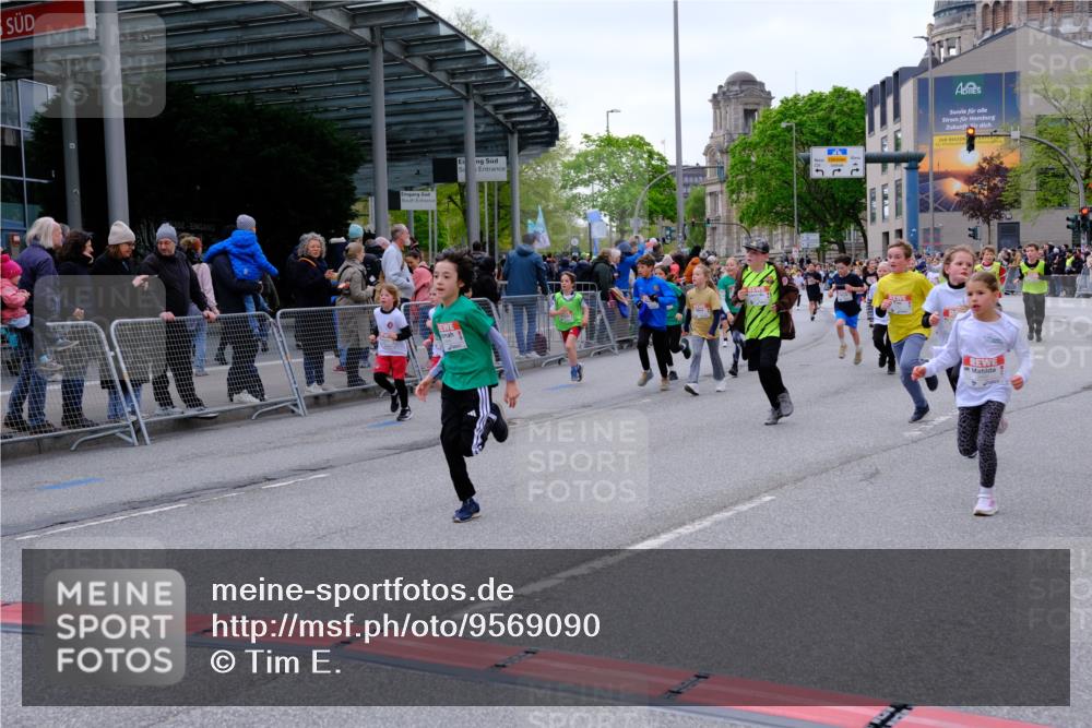 25.04.2026 - Das Zehntel Tim E. http://msf.ph/oto/9569090 25.04.2026 08:56:11 Ziel 1229, 1376, 1511, 1521, 1583, 1590, 1625, 1683, 1691, 1765, 1956, 2233, 2326, 2484, 2491, 2501, 2513, 2517, 2528, 2778, 2808, 2857, 2864, 3048, 3140, 3156, 3484, 3491, 3494, 3498, 3530, 3552, 3560, 3579, 3683, 3685, 3688, 3714, 3788, 3946, 4008 meine-sportfotos.de