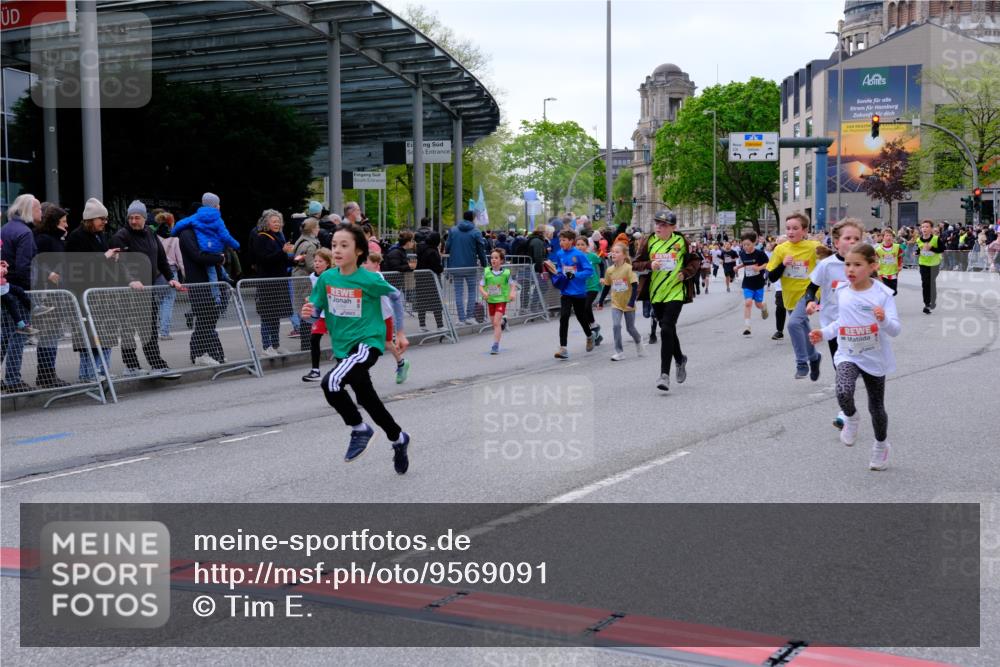 25.04.2026 - Das Zehntel Tim E. http://msf.ph/oto/9569091 25.04.2026 08:56:11 Ziel 1229, 1376, 1511, 1521, 1583, 1590, 1625, 1683, 1691, 1765, 1956, 2233, 2326, 2484, 2491, 2501, 2513, 2517, 2528, 2778, 2808, 2857, 2864, 3048, 3140, 3156, 3484, 3491, 3494, 3498, 3530, 3552, 3560, 3579, 3683, 3685, 3688, 3714, 3788, 3946, 4008 meine-sportfotos.de