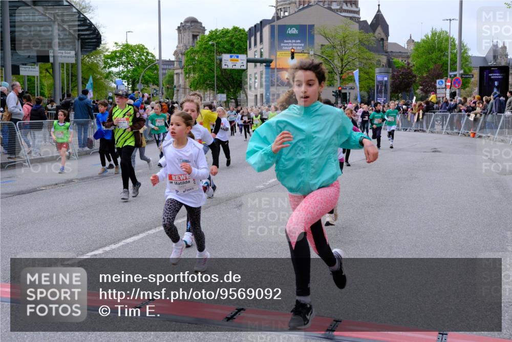 25.04.2026 - Das Zehntel Tim E. http://msf.ph/oto/9569092 25.04.2026 08:56:12 Ziel 1141, 1152, 1229, 1376, 1511, 1521, 1583, 1590, 1625, 1683, 1691, 1956, 2233, 2237, 2326, 2484, 2491, 2501, 2513, 2515, 2517, 2528, 2778, 2808, 2857, 2864, 3048, 3140, 3156, 3484, 3491, 3494, 3498, 3530, 3552, 3560, 3579, 3683, 3685, 3688, 3714, 3788, 3946, 4008 meine-sportfotos.de