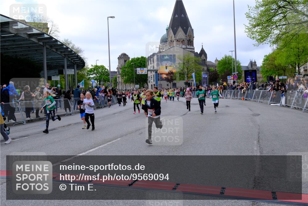 25.04.2026 - Das Zehntel Tim E. http://msf.ph/oto/9569094 25.04.2026 08:56:14 Ziel 1141, 1152, 1229, 1376, 1511, 1521, 1583, 1590, 1625, 1683, 1691, 2233, 2237, 2239, 2484, 2501, 2513, 2515, 2517, 2528, 2778, 2808, 2857, 2864, 3048, 3140, 3156, 3367, 3375, 3393, 3484, 3491, 3494, 3530, 3552, 3560, 3579, 3683, 3685, 3688, 3714, 3788, 3930, 3946 meine-sportfotos.de