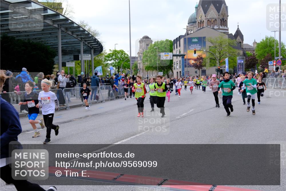 25.04.2026 - Das Zehntel Tim E. http://msf.ph/oto/9569099 25.04.2026 08:56:15 Ziel 1141, 1152, 1229, 1357, 1376, 1583, 1590, 1625, 1683, 1691, 2233, 2237, 2239, 2259, 2484, 2501, 2513, 2515, 2517, 2528, 2778, 2857, 2858, 2860, 2862, 2864, 3052, 3140, 3156, 3367, 3375, 3393, 3484, 3491, 3494, 3530, 3552, 3560, 3579, 3685, 3688, 3714, 3784, 3788, 3930 meine-sportfotos.de