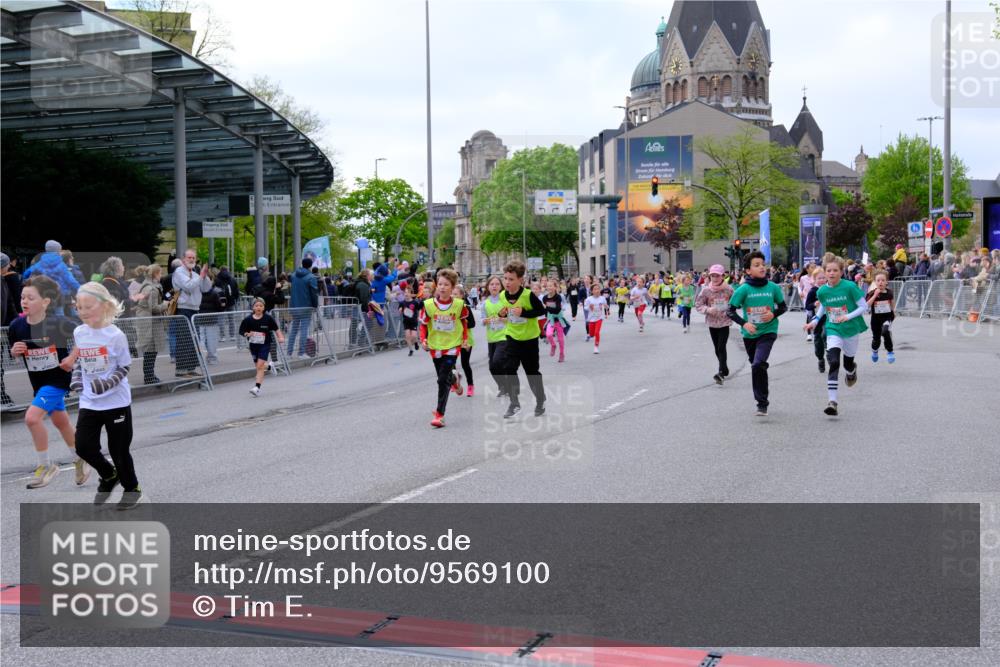25.04.2026 - Das Zehntel Tim E. http://msf.ph/oto/9569100 25.04.2026 08:56:15 Ziel 1141, 1152, 1229, 1357, 1376, 1583, 1590, 1625, 1683, 1691, 2233, 2237, 2239, 2259, 2484, 2501, 2513, 2515, 2517, 2528, 2778, 2857, 2858, 2860, 2862, 2864, 3052, 3140, 3156, 3367, 3375, 3393, 3484, 3491, 3494, 3530, 3552, 3560, 3579, 3685, 3688, 3714, 3784, 3788, 3930 meine-sportfotos.de