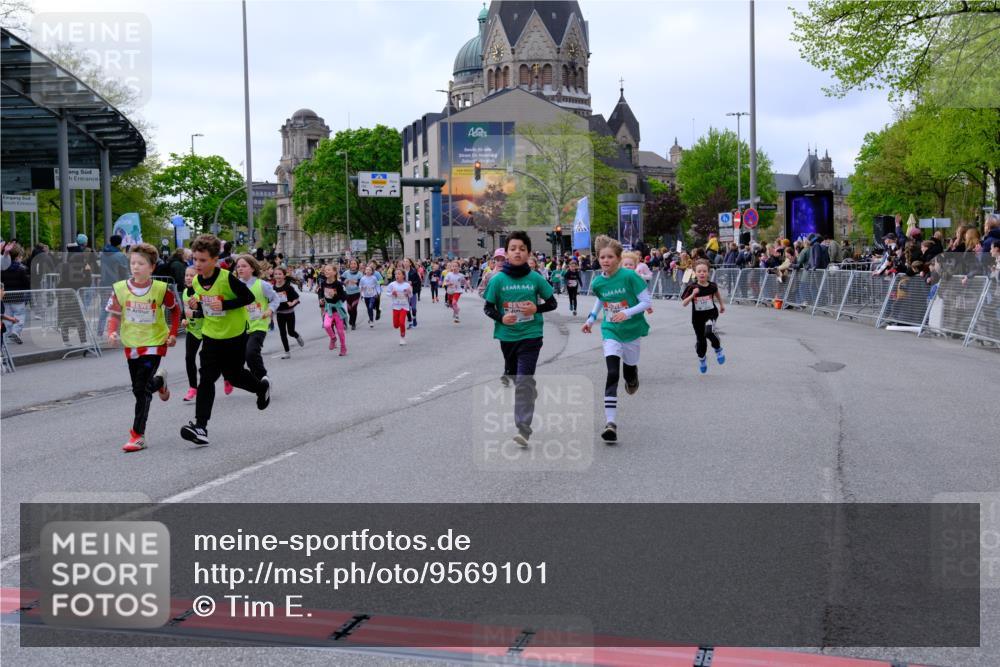 25.04.2026 - Das Zehntel Tim E. http://msf.ph/oto/9569101 25.04.2026 08:56:15 Ziel 1141, 1152, 1229, 1357, 1376, 1583, 1590, 1625, 1683, 1691, 2233, 2237, 2239, 2259, 2484, 2501, 2513, 2515, 2517, 2528, 2778, 2857, 2858, 2860, 2862, 2864, 3052, 3140, 3156, 3367, 3375, 3393, 3484, 3491, 3494, 3530, 3552, 3560, 3579, 3685, 3688, 3714, 3784, 3788, 3930 meine-sportfotos.de