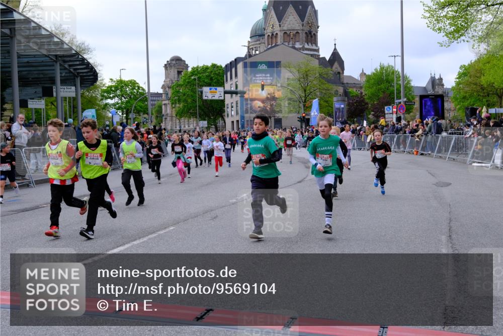 25.04.2026 - Das Zehntel Tim E. http://msf.ph/oto/9569104 25.04.2026 08:56:16 Ziel 1141, 1152, 1170, 1229, 1357, 1376, 1583, 1590, 1683, 1691, 2233, 2237, 2239, 2259, 2484, 2501, 2513, 2515, 2517, 2528, 2778, 2857, 2858, 2860, 2862, 2864, 3052, 3140, 3156, 3367, 3375, 3393, 3484, 3491, 3494, 3530, 3552, 3560, 3579, 3688, 3714, 3784, 3788, 3930 meine-sportfotos.de